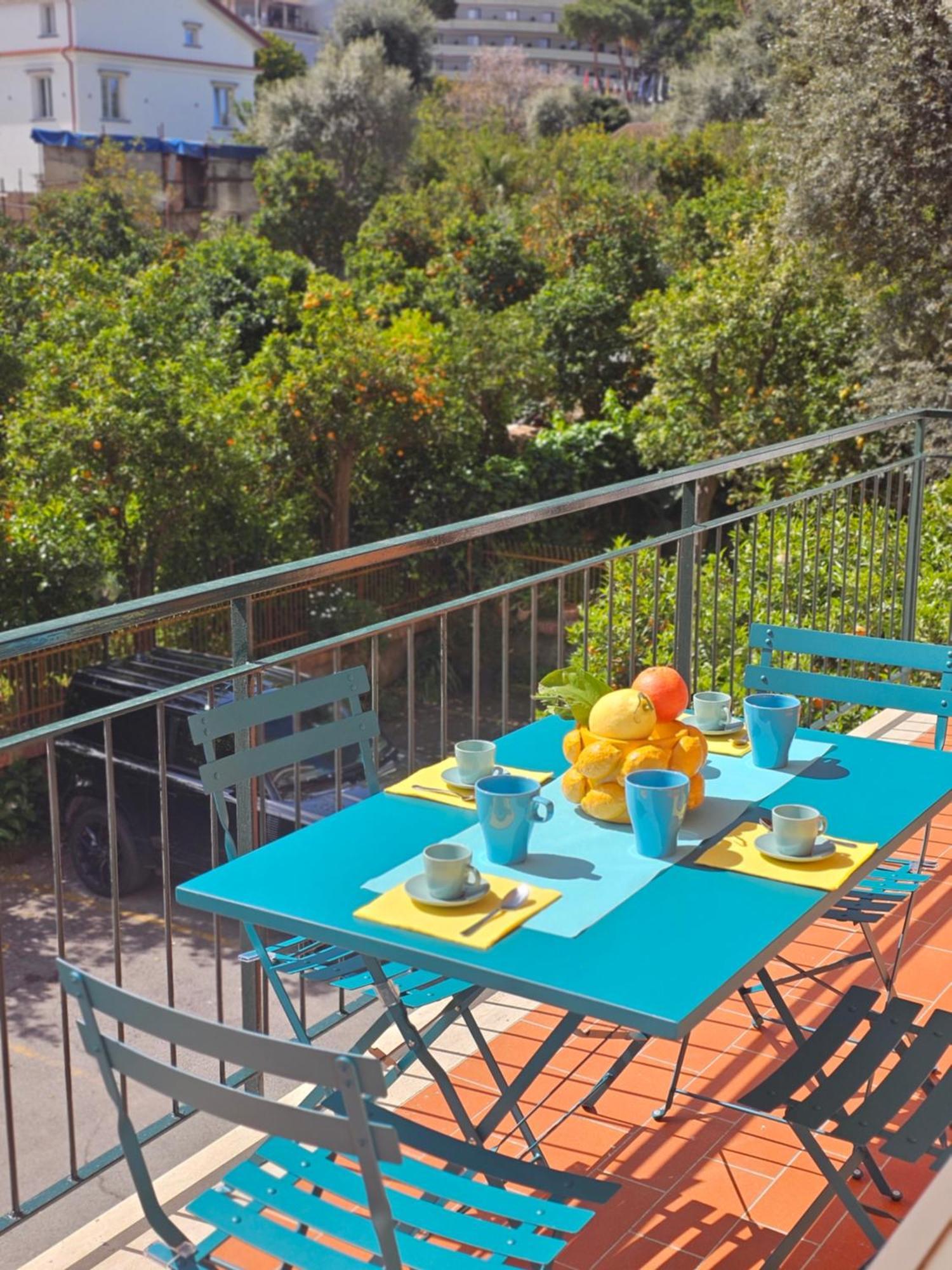 Sunny Flat * Sorrent